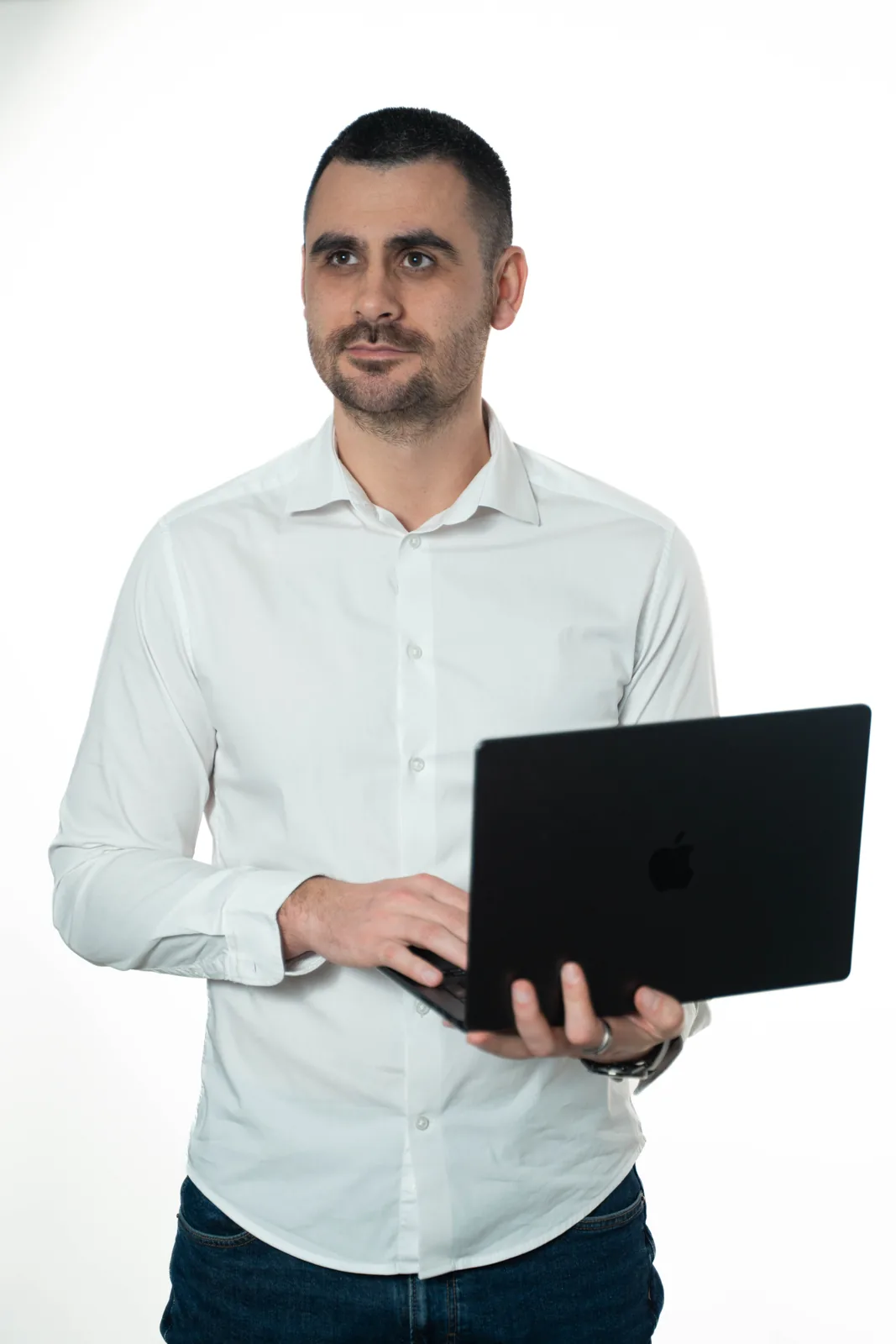 Sergiu Bugnar, fondator BSR Exclusive, la biroul din Cluj-Napoca
