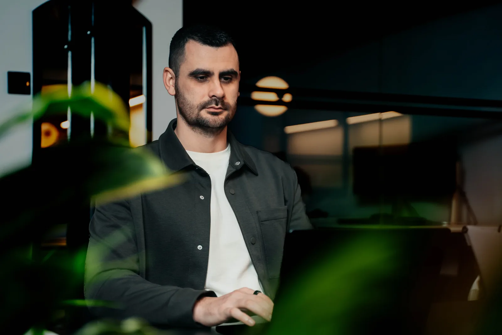 Sergiu Bugnar, fondator BSR Exclusive, la biroul din Cluj-Napoca